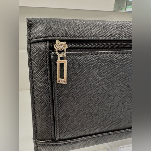 VTG Guess - Los Angeles - Black & Gold Wallet - VGUC - Picture 6 of 17